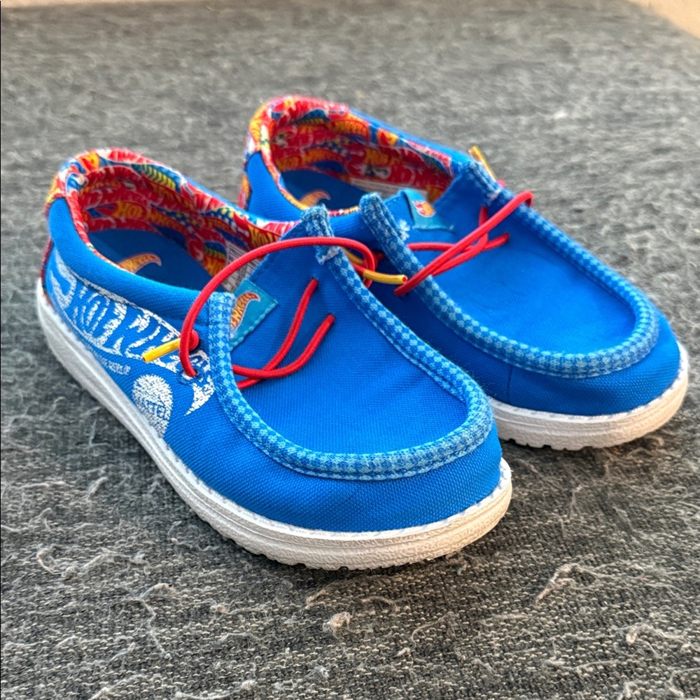 Hey Dude Hot Wheels Kids Sneakers with Multicolor Pattern - Picture 3 of 4
